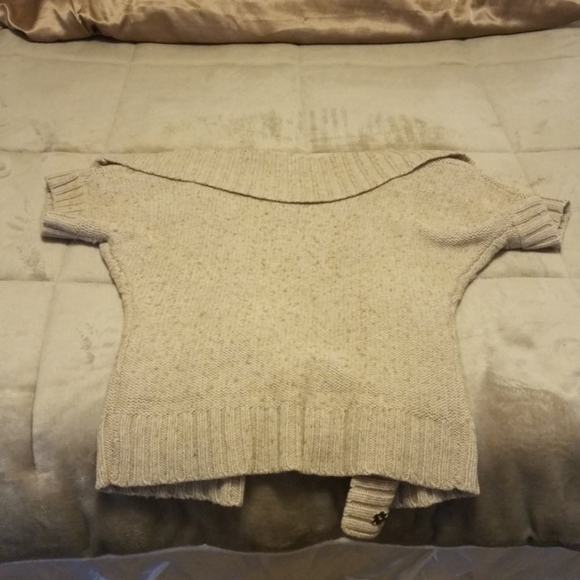 Short Sleeve Wool Sweater - Picture 3 of 4